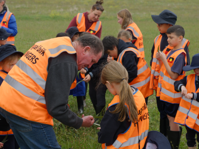 Nugal-Biik Junior Rangers at work